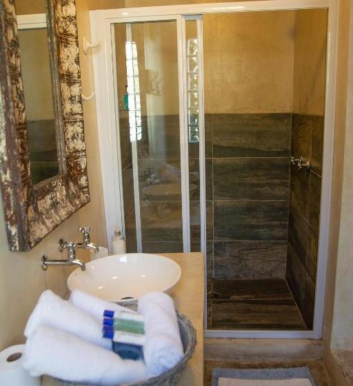 اتاق استاندارد, Mirabel Guesthouse