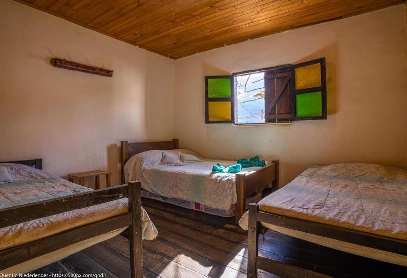 اتاق چهار تخته با دستشویی مشترک, Hostal Bambu