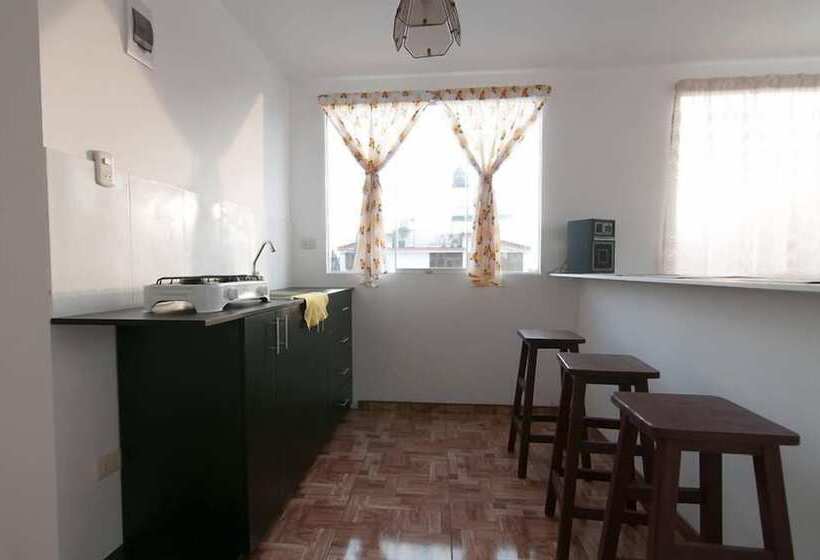 דירת חדר, La Casa De Chamo