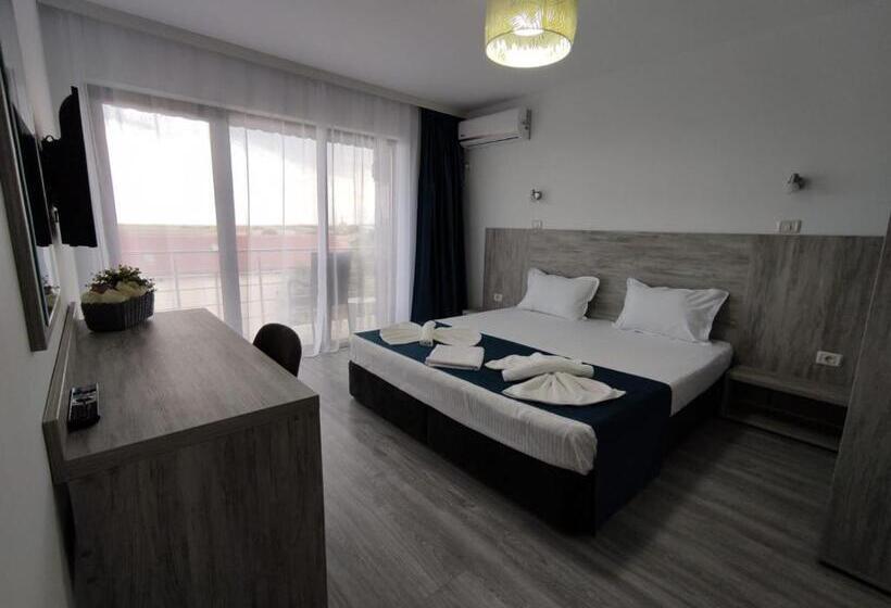 اتاق لوکس با بالکن, Vila Elva