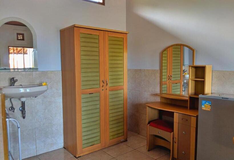 Номер Deluxe, Serangan Inn Ii