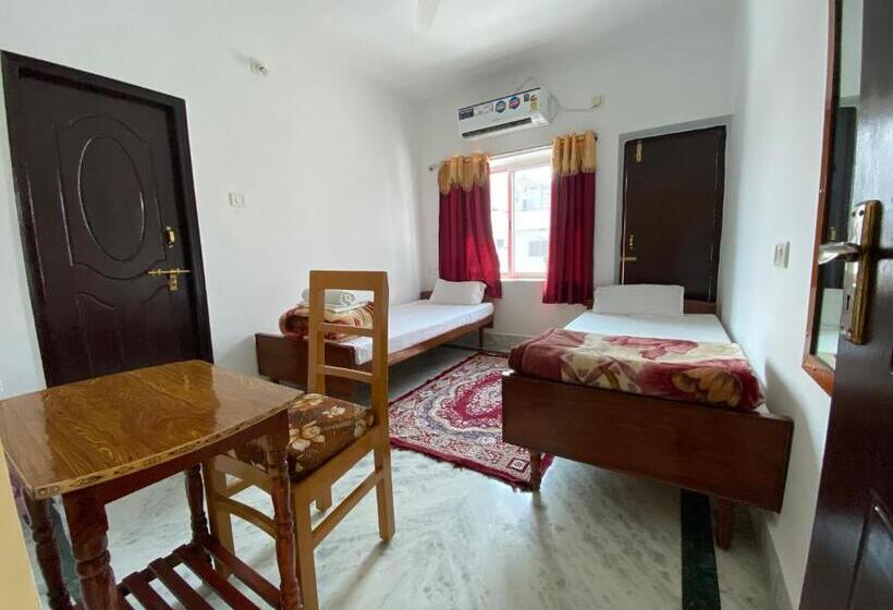חדר דלוקס, Rahul Guest House