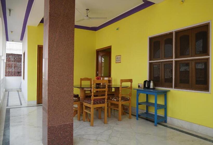 חדר סטנדרט עם מרפסת, Rahul Guest House