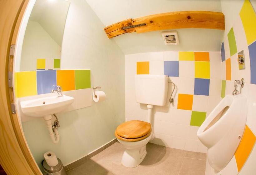 غرفة عائلية حمام مشترك, Guest House Kraljev Hrib