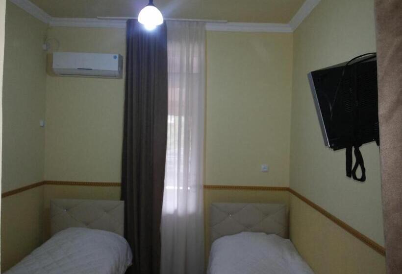 اتاق سوپریور با بالکن, Kvariati Grand Guest House