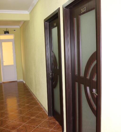 اتاق سوپریور چهار تخته, Kvariati Grand Guest House