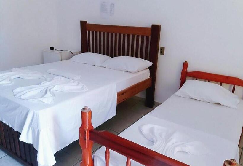 Standard Triple Room, Pousada Flor Do Dendê