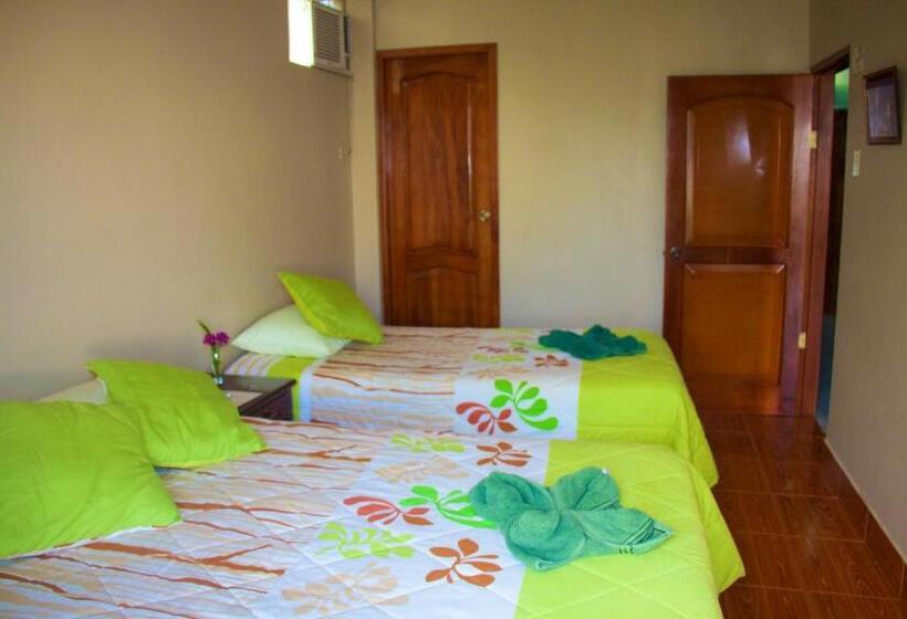 Номер Стандарт с Балконом, Hostal Nathaly