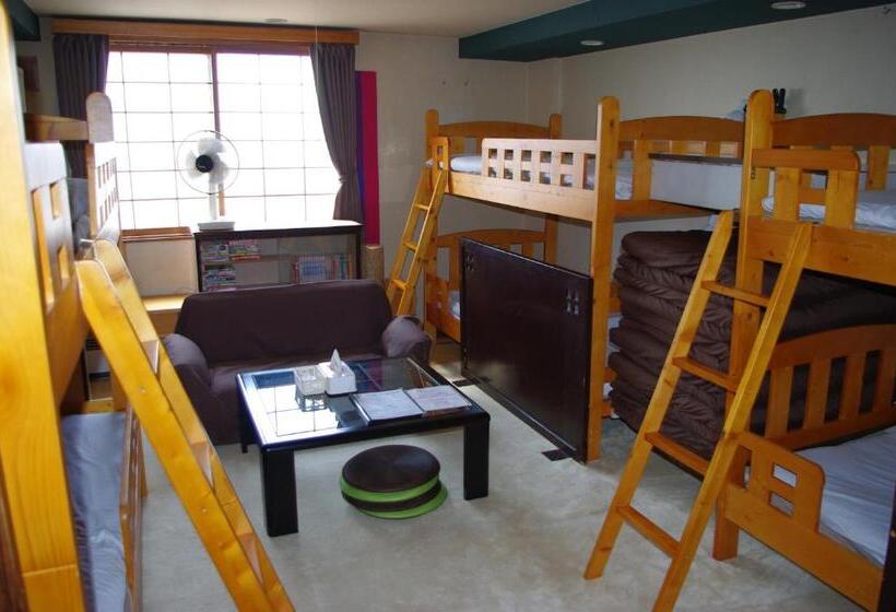 غرفة قياسية رباعية, P Dash Garden Backpackers
