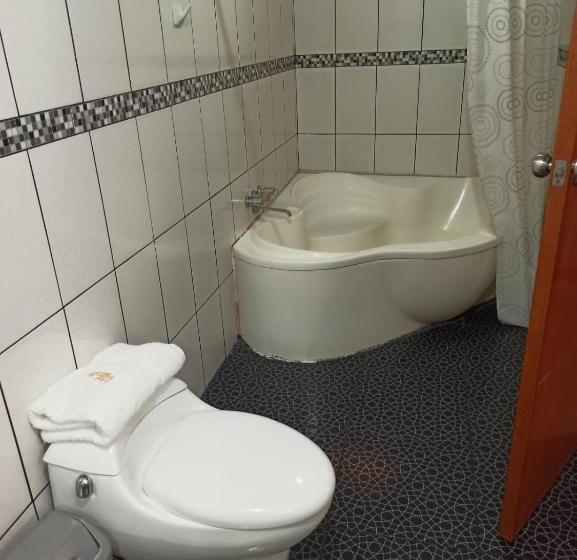 Четырехместный номер Премиум, Takora Inn