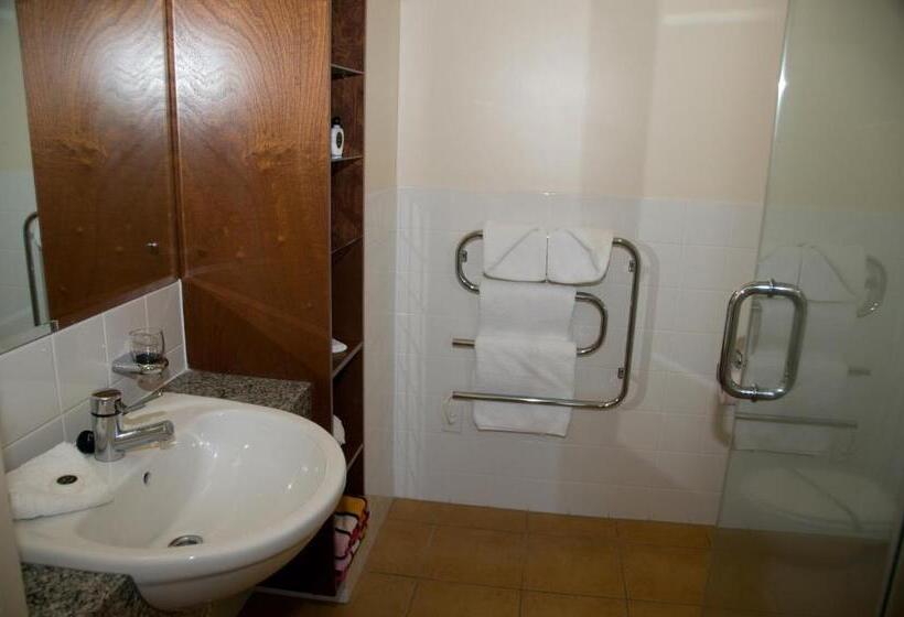 Апартаменты 2 спальни Вид на Бассейн, The Reef Beachfront Apartments