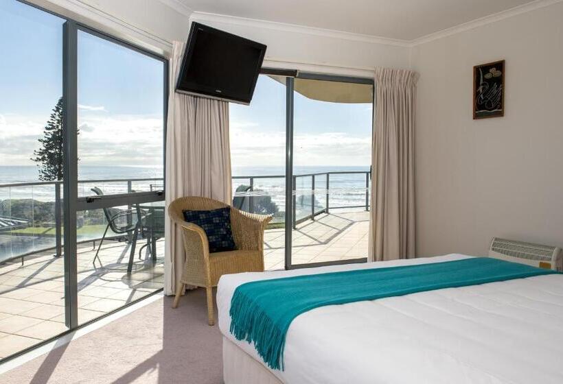 Апартаменты 3 Спальни Вид на Море, The Reef Beachfront Apartments