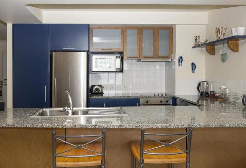 Апартаменты Deluxe 2 Спальни, The Reef Beachfront Apartments