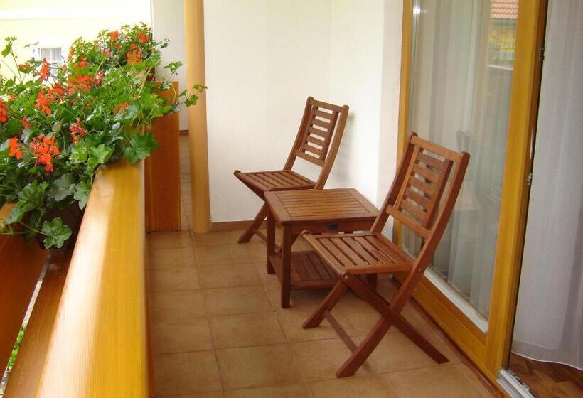 חדר סטנדרט עם מרפסת, Gasthof Zum Heiligen Nikolaus