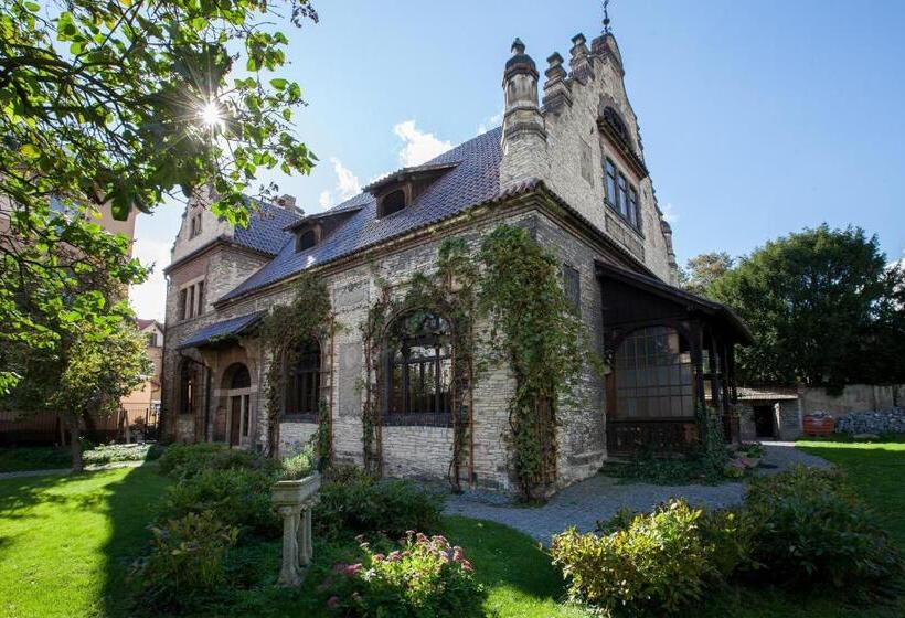 اتاق اجرایی با تخت بزرگ, Vila Walter & Son