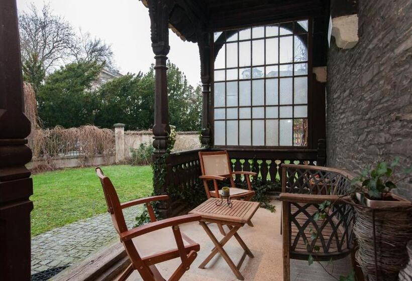 اتاق لوکس, Vila Walter & Son