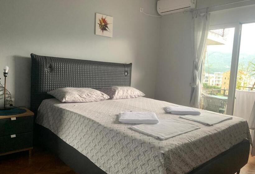 اتاق استاندارد با سرویس بهداشتی مشترک, Guest House Budva