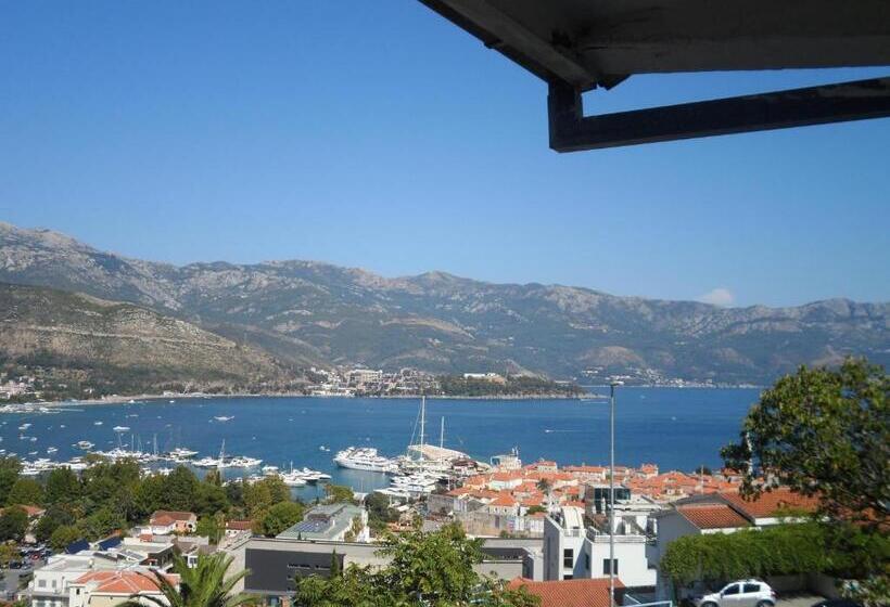 اتاق استاندارد چهارنفره با سرویس بهداشتی مشترک, Guest House Budva