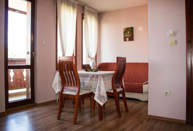 발코니가 있는 스위트, Guest House Ilinden