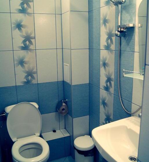 标准三人间, Kastela Guest House