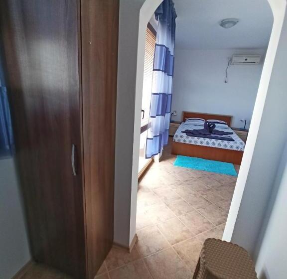 带海景的标准房, Kastela Guest House