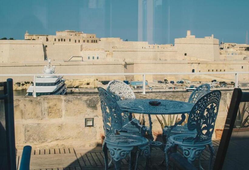 خانه 3 خوابه, Sally Port Senglea