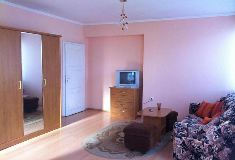 Полулюкс с Балконом, Family Hotel Velevi