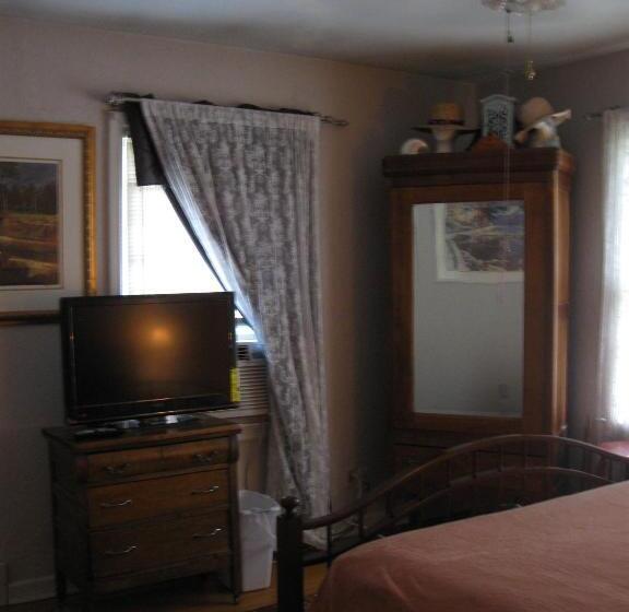 اتاق لوکس, Mystic Portal 420 Guesthouse