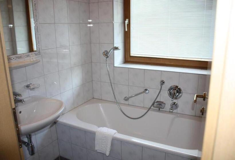Номер Стандарт, Pension Sattelkopf