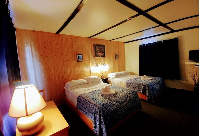 Номер Стандарт 2 Двуспальные Кровати, Dwight Riverside Inn