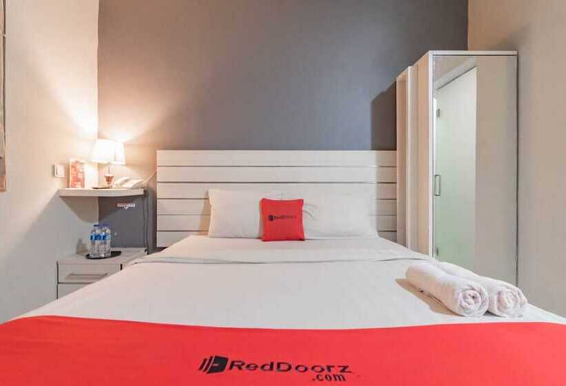 Номер Стандарт, Reddoorz Plus Near Asia Afrika 3