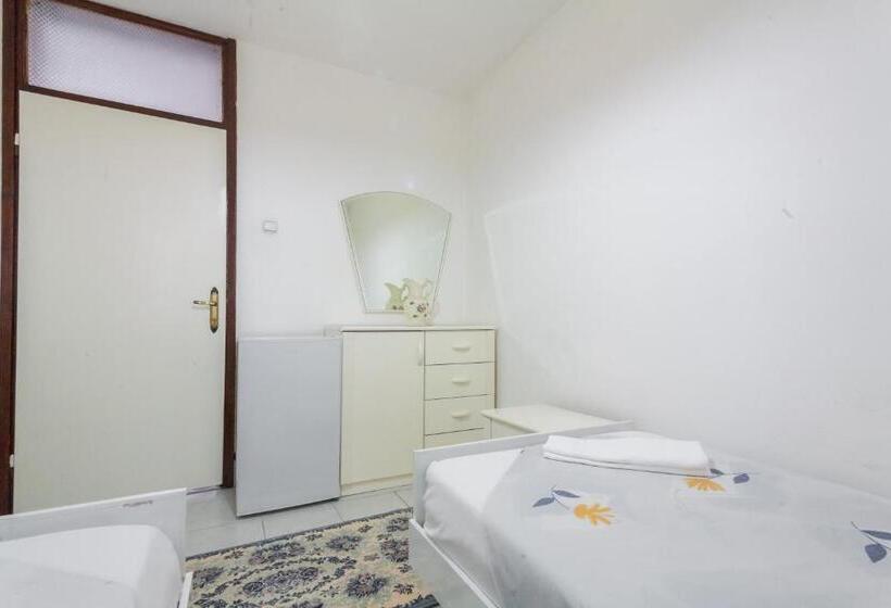 اتاق استاندارد با سرویس بهداشتی مشترک, Rooms Molabeciri