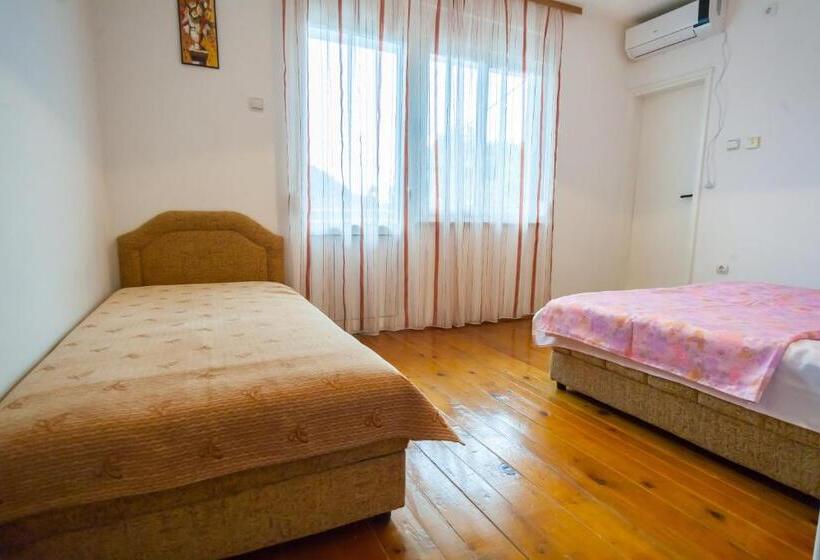 اتاق استاندارد با بالکن, Rooms Molabeciri