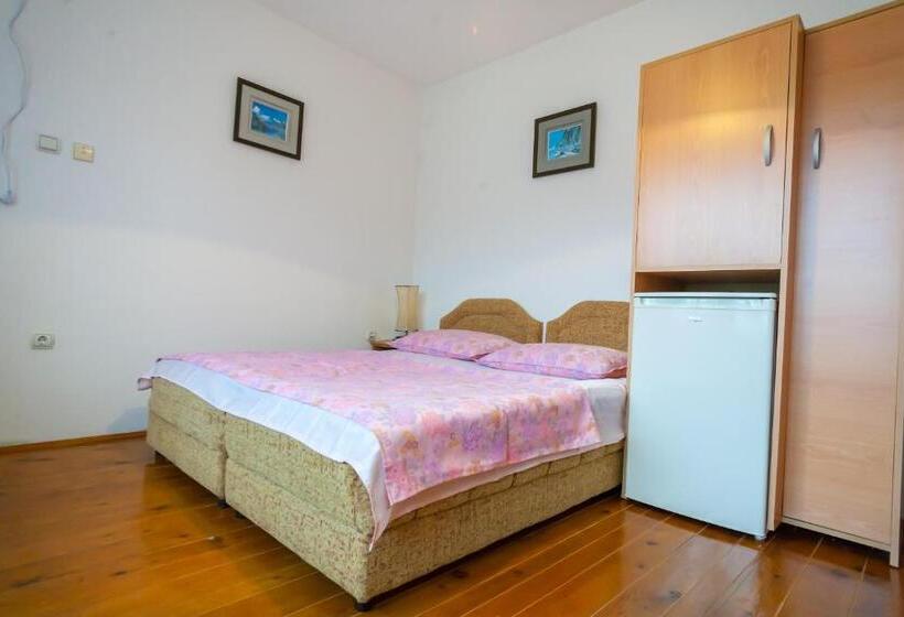 اتاق استاندارد با بالکن, Rooms Molabeciri