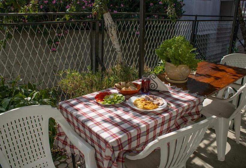 اتاق استاندارد با بالکن, Rooms Molabeciri