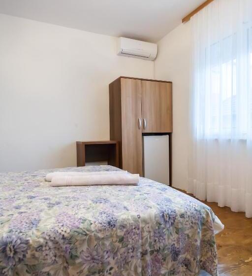 اتاق کلاسیک سه تخته, Rooms Molabeciri