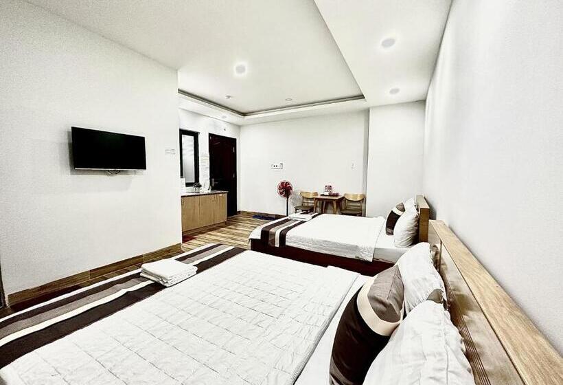 سوییت خانوادگی, The Jade Hotel Near Tan Son Nhat Airport