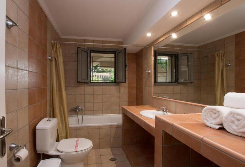 سوییت با استخر, Golden Coast Resort
