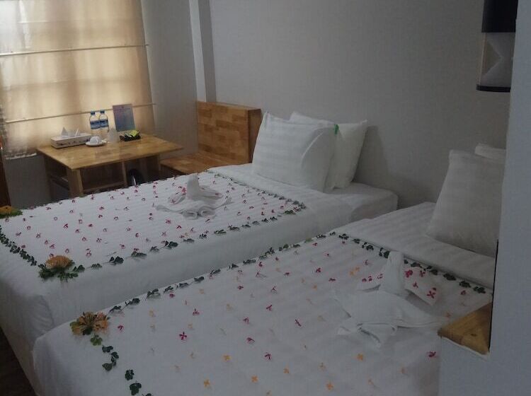 Standard Room, Shin Ye Htut