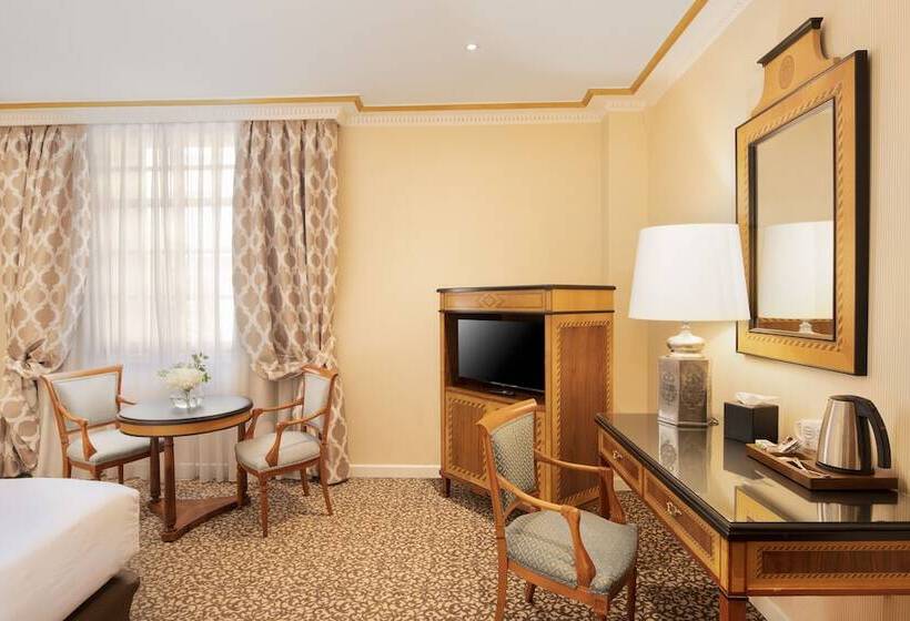 سوییت جونیور, Eurostars Hotel De La Reconquista