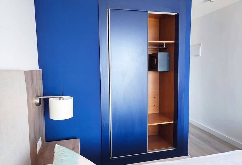 اتاق استاندارد با چشم‌انداز دریا, Flats Friends Mar Blau