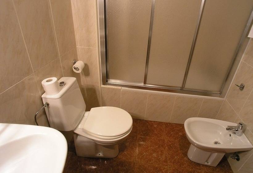 Quarto Estandar Individual, Iraipe Gorbea Auto Check In