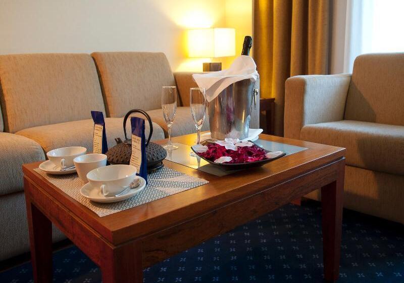 سوییت جونیور, Sercotel Los Llanos