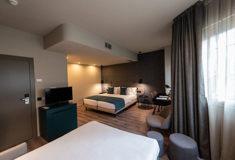 Номер Стандарт Трехместный, Atenea Rekord Suites