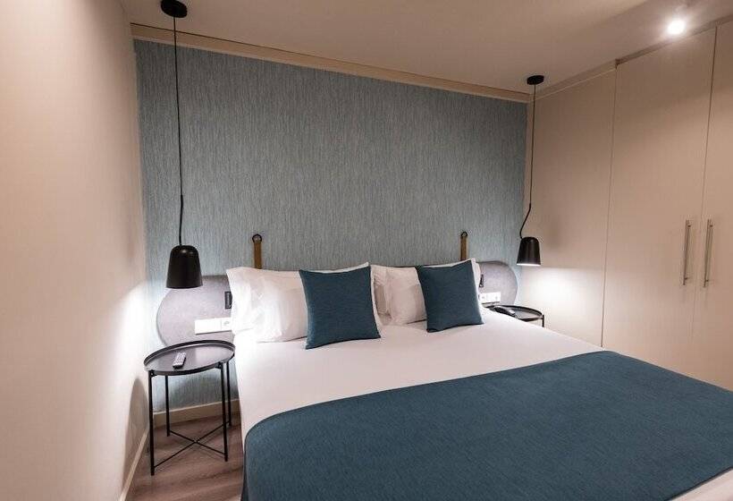 Четырехместный Номер Стандарт, Atenea Rekord Suites