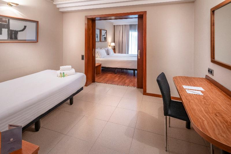 اتاق استاندارد سه نفره, Ciudad De Castelldefels