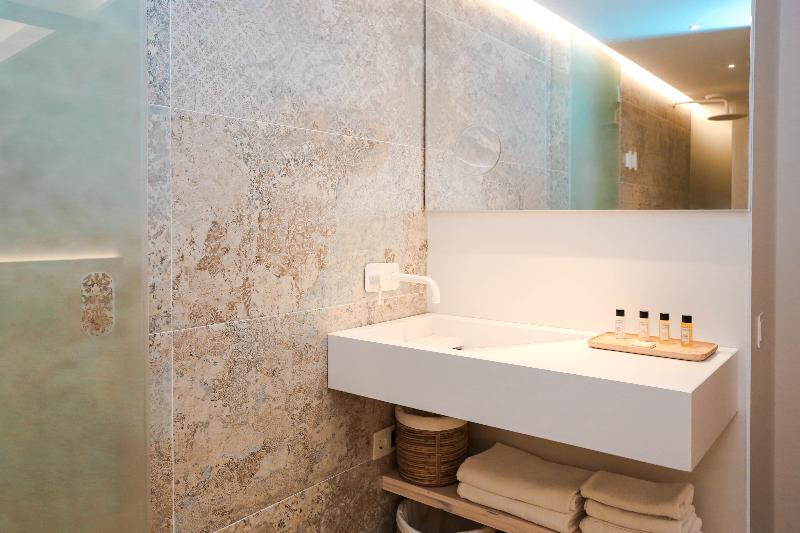 Quarto Triplo Estandar Vista Piscina, Kaktus Hotel Kaktus Playa   Adults Recommended