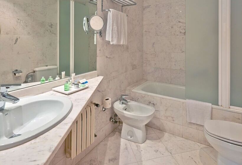 Номер Стандарт, NH Barcelona Entenza