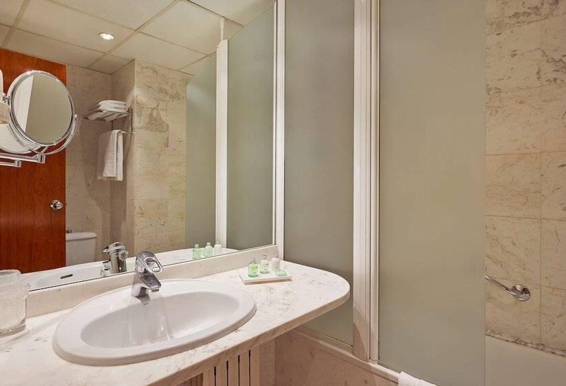 Номер Superior, NH Barcelona Entenza