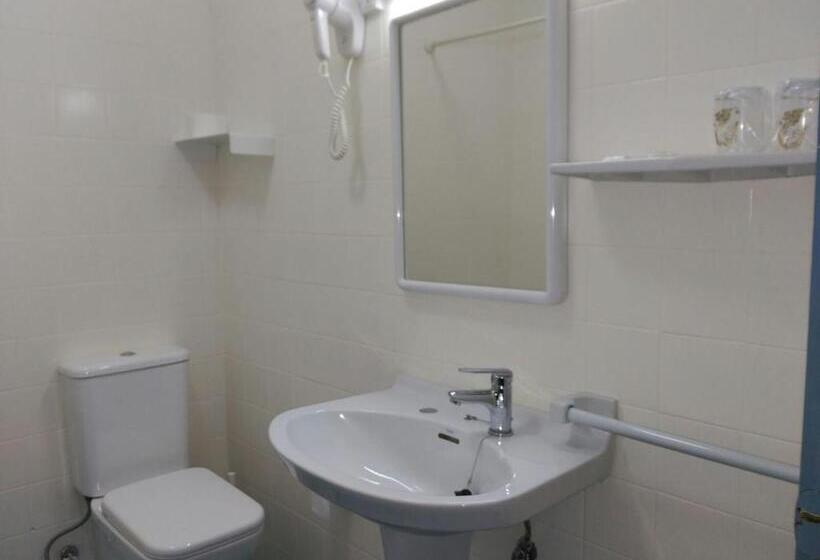 Номер Economy, Montemar